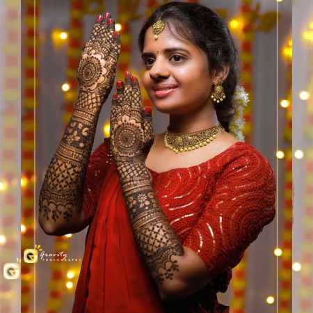 Gravityphotography Photography for booking contact 6383381857__Bride _nivedha_av __Mehandi _glow_with_henna ___mehindi _traditional _photographylife _photo(